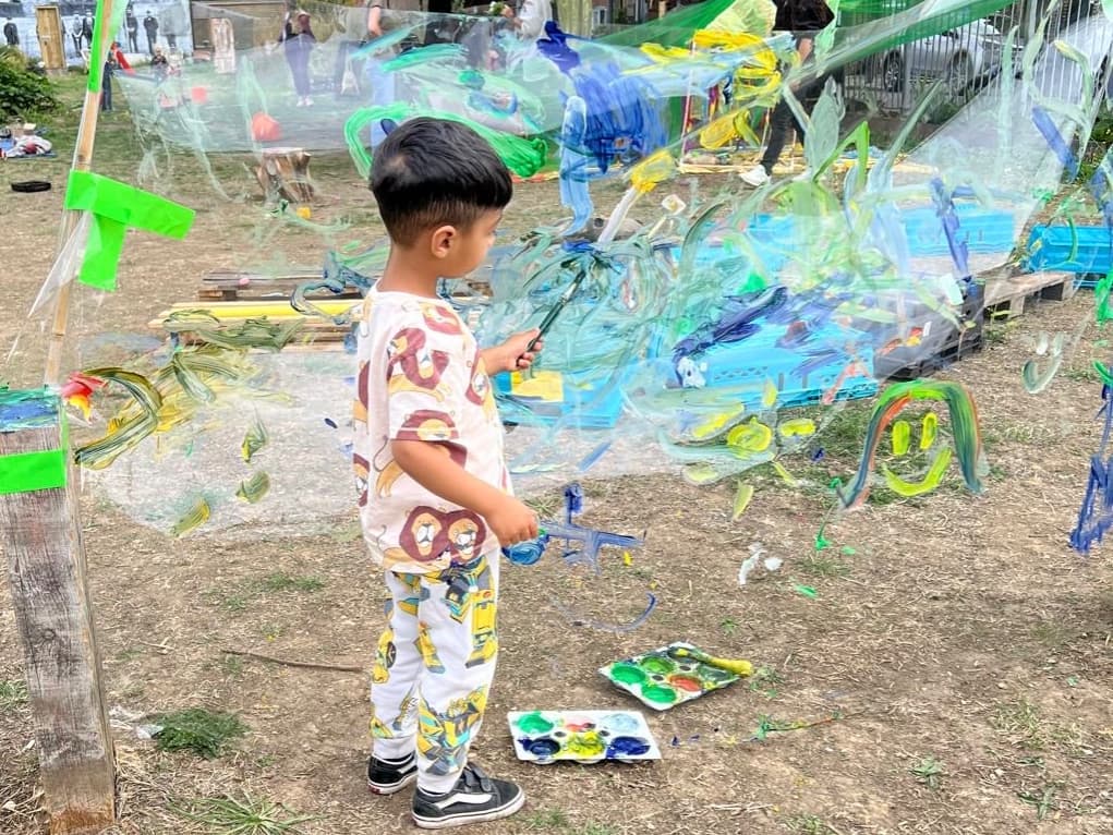 Make-Do Play - Abbey Gardens