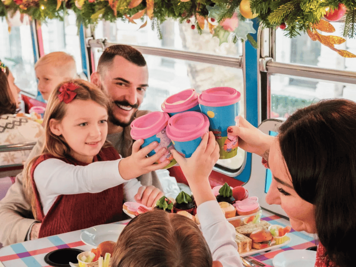 Peppa Pig Christmas Tea Bus Tour